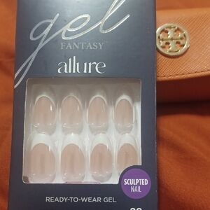 Allure Gel Fantasy Sculpted Nail Set - Nude and White